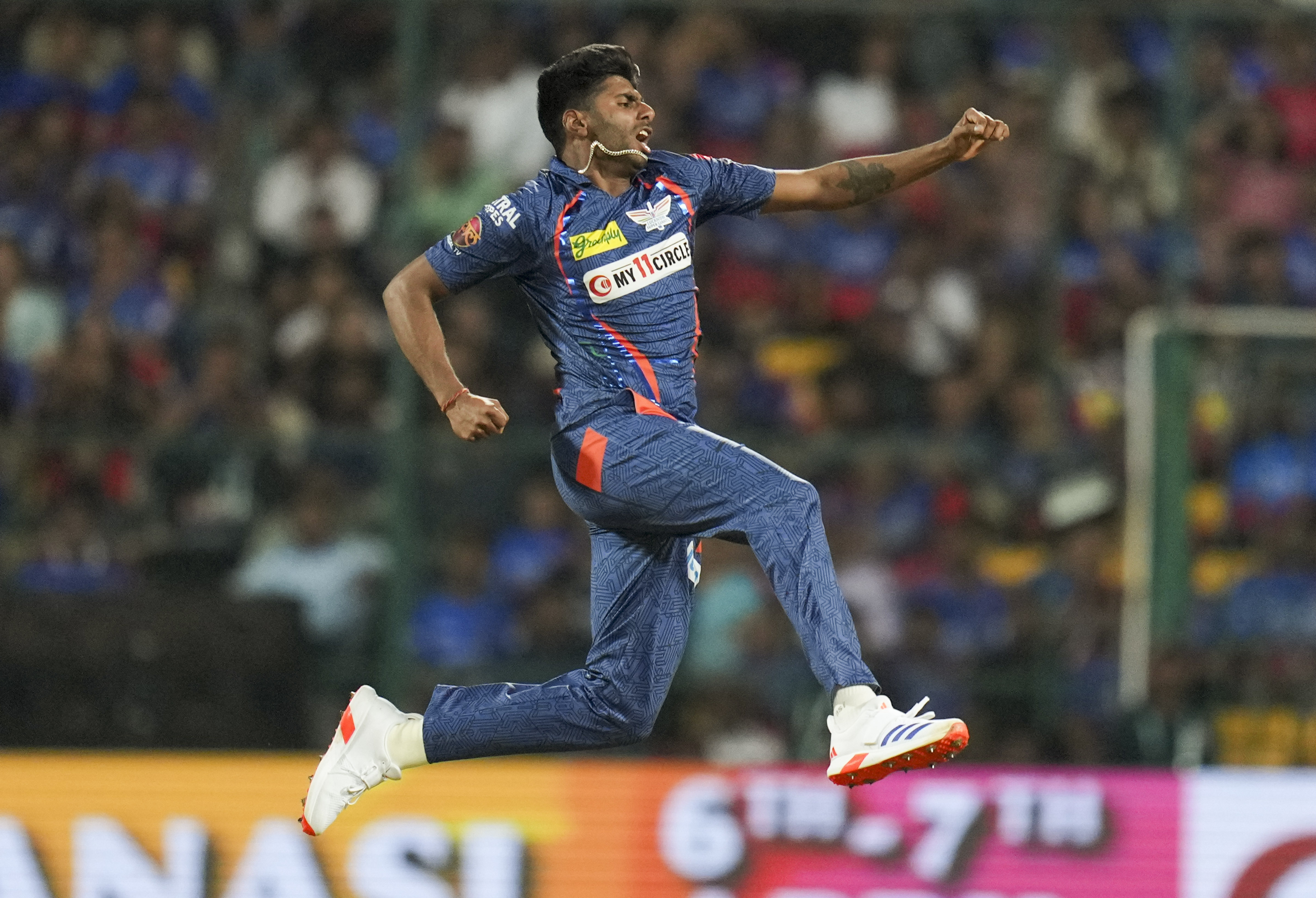 मयंक यादव ने आईपीएल के पहले 2 मैचों में 6 विकेट लिए हैं.