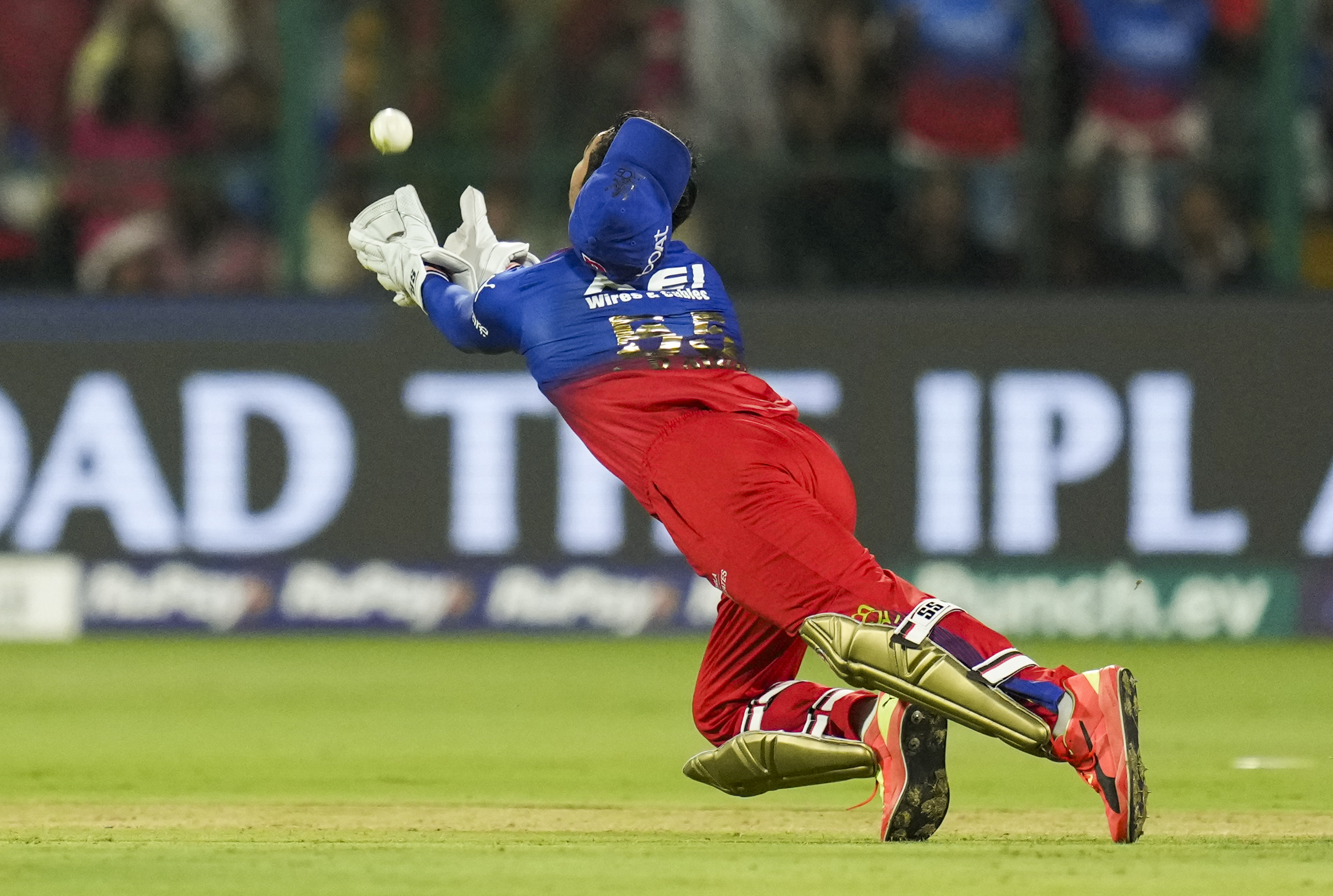 अनुज रावत ने 2 रन पर निकोलस पूरन का कैच छोड़ा।