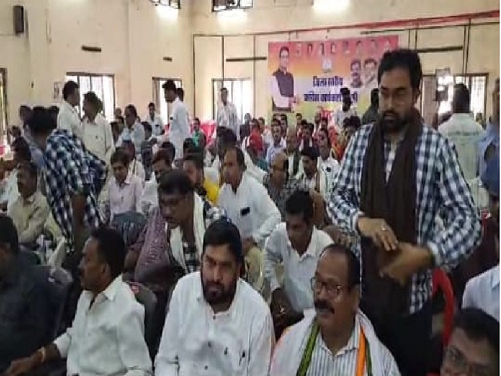 पहली बार कांग्रेस भवन में कार्यकर्ताओं की जुटी भीड़।