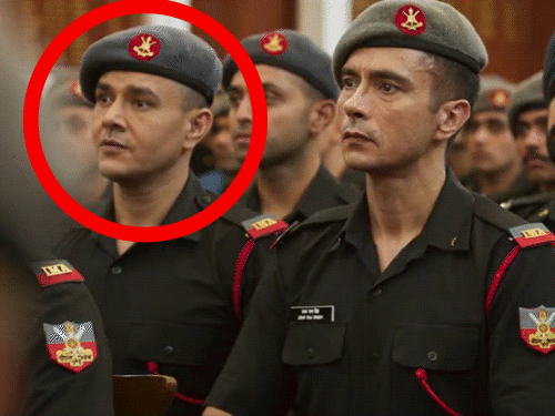 फिल्म कागज 2 में अनिरुद्ध (लाल घेरे में) ने दर्शन कुमार, अनुपम खेर और दिवंगत सतीश कौशिक जैसे कलाकारों के साथ काम किया है। वी.के.प्रकाश के डायरेक्शन में बनी यह फिल्म 1 मार्च 2024 को रिलीज हुई है।