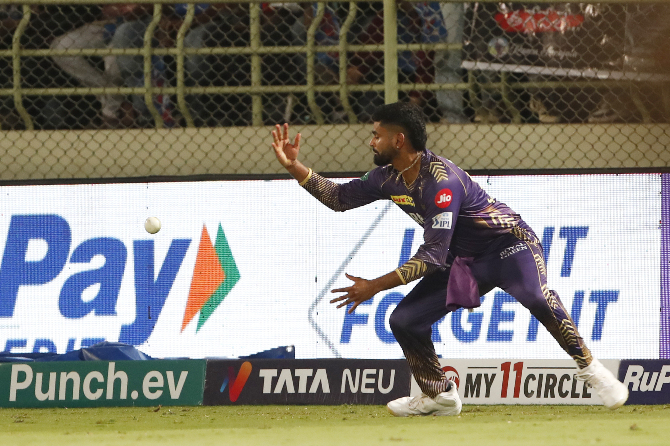 नौवें ओवर में अय्यर ने ट्रिस्टन स्टब्स का कैच छोड़ा.