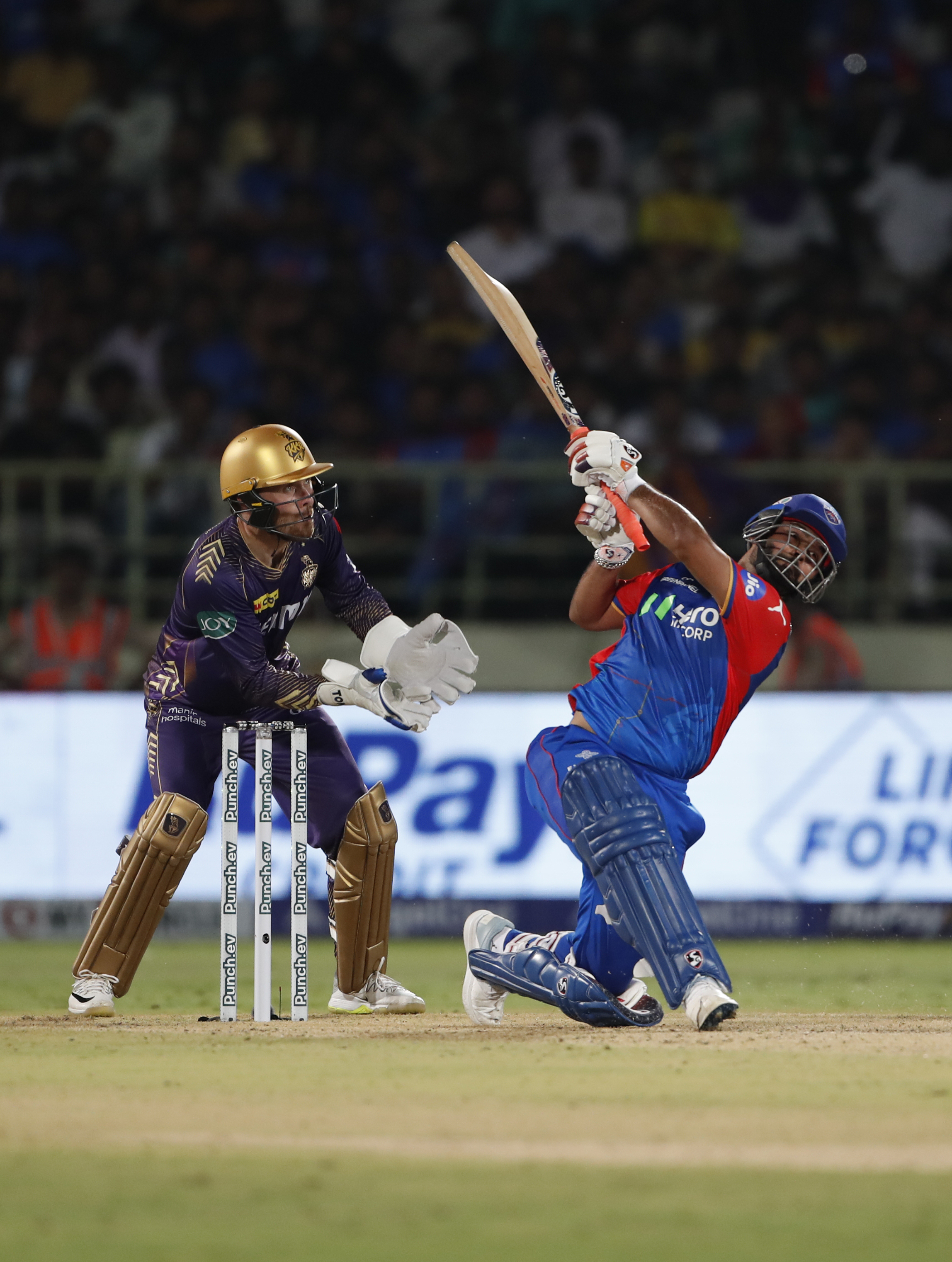 पंत ने वेंकटेश अय्यर के एक ओवर में 28 रन बनाए.