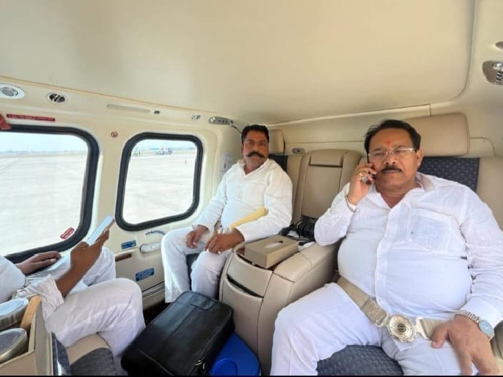 इस तस्वीर में योगेश दिख रहे हैं। वह लखनऊ से सपा सिंबल लेकर मेरठ पहुंच गए हैं।