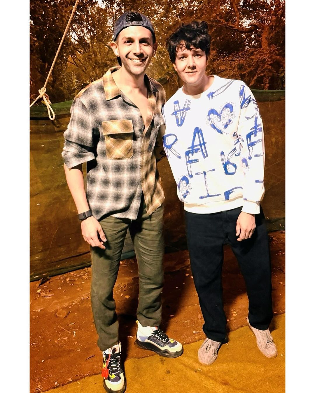 फिल्म चंदू चैंपियन में कार्तिक आर्यन के साथ अनिरुद्ध भी दिखेंगे। कबीर खान के डायरेक्शन में बनी यह फिल्म 14 जून 2024 को सिनेमाघरों में रिलीज होगी।