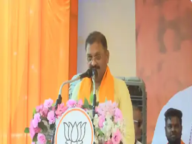 राजनांदगांव में भाजपा प्रत्याशी संतोष पांडेय पर्चा भरने के बाद की सभा।