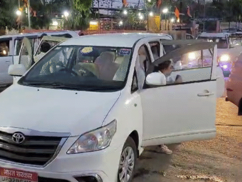 एएसआई की टीम भोजशाला परिसर में सुबह 6 बजे पहुंच गई थी। - Dainik Bhaskar