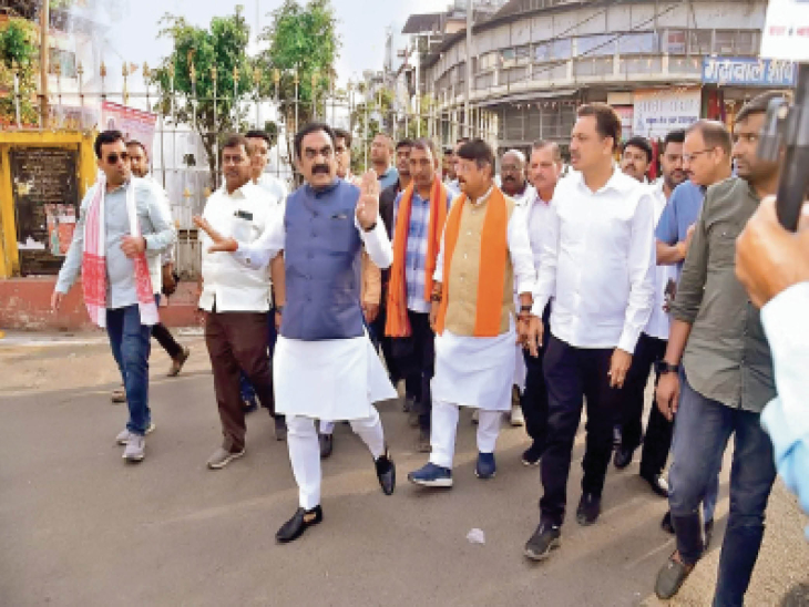 मंत्री राकेश सिंह और कैलाश विजयवर्गीय ने मोदी के दौरे को लेकर तैयारियों का जायजा लिया। - Dainik Bhaskar