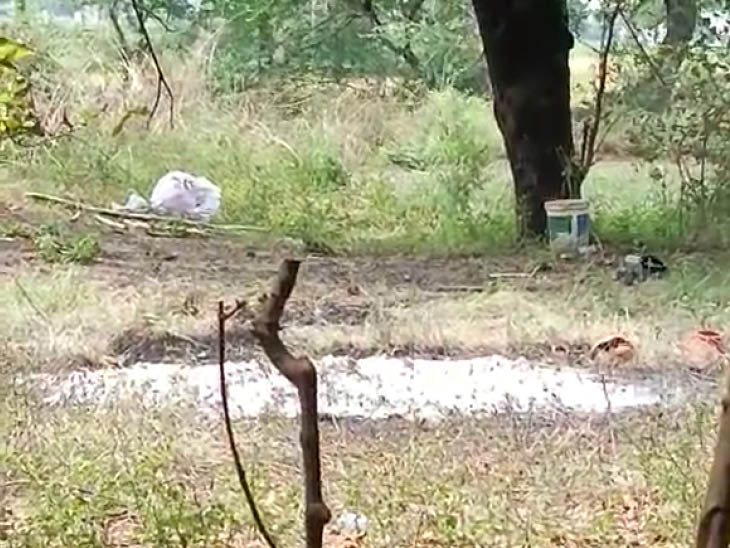 सुसाइड वाले स्थान पर ही रामगोपाल रैकवार का अंतिम संस्कार किया गया।