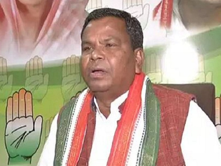 कांग्रेस नेता कवासी लखमा बस्तर लोकसभा सीट से मैदान में हैं।