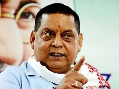 जेडीयू एमएलसी नीरज कुमार ने कहा तेजस्वी अपने पिता के कार्य योजना को ज़रूर बताएं।