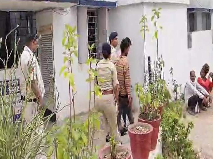 सूरजपुर में पुलिस ने आरोपी को पकड़ा।