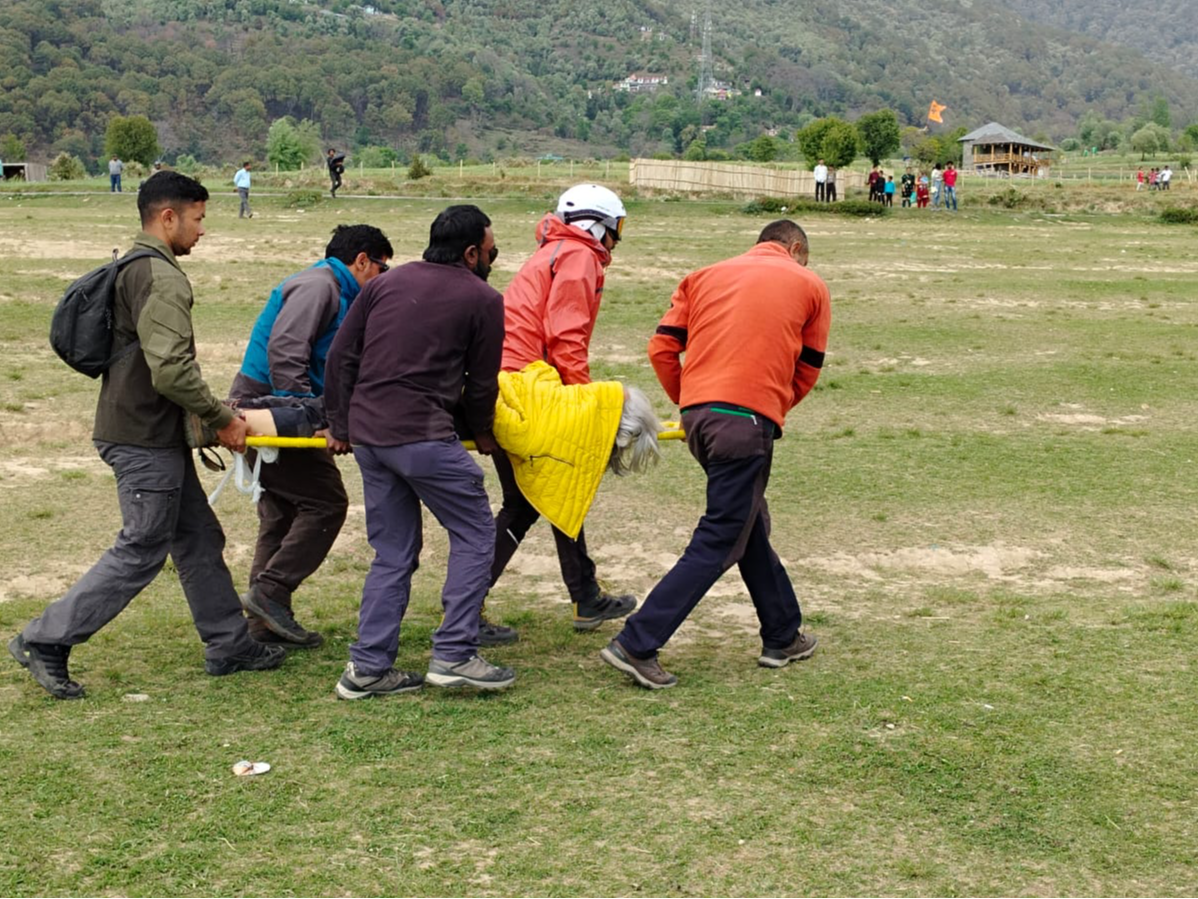 Kangra News Paraglider death Beed Billing Noida Ritu Ashutosh Chopra