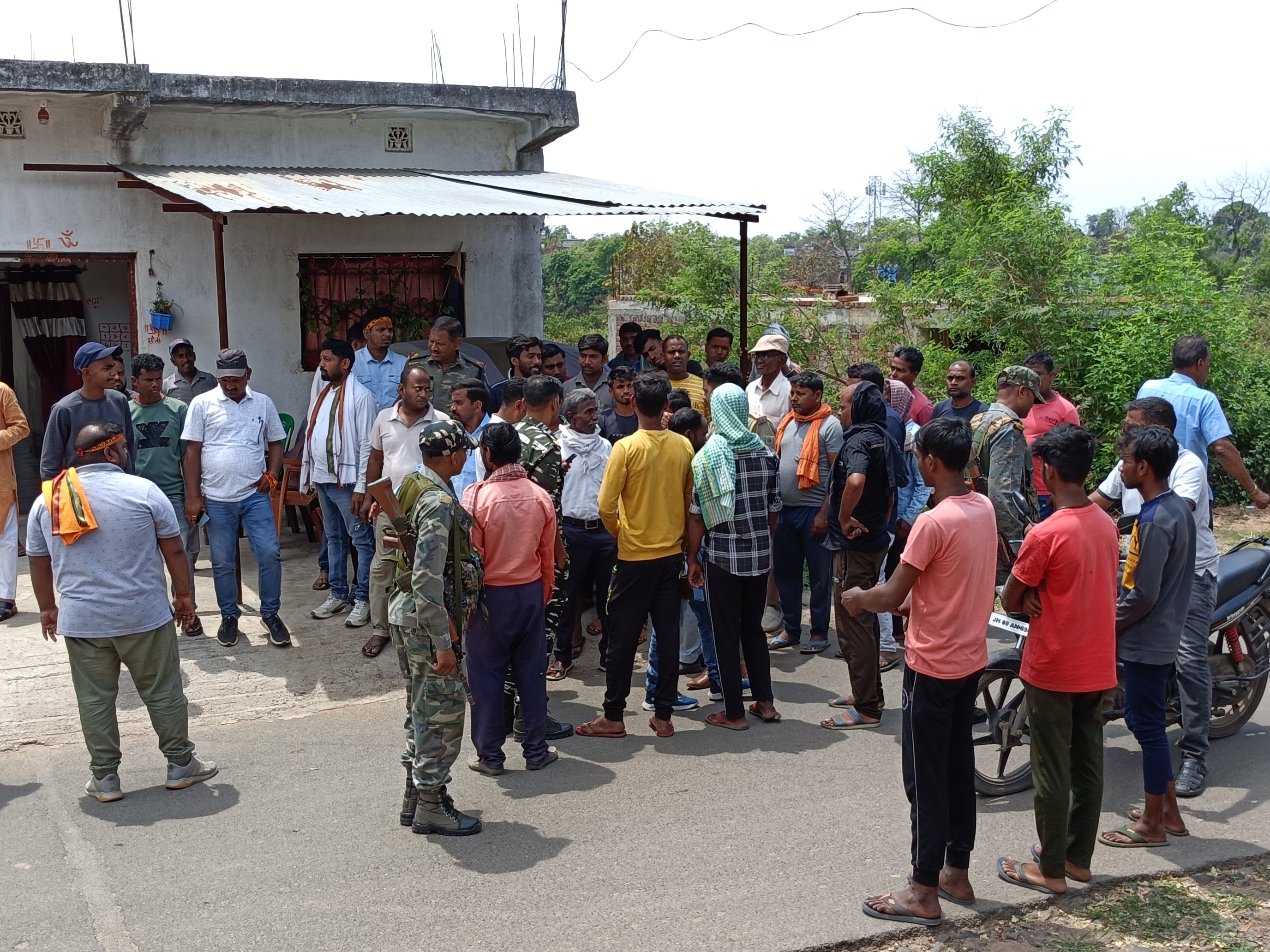 A 50-year-old man died after being hit by a tractor in Telo | बोकारो ...
