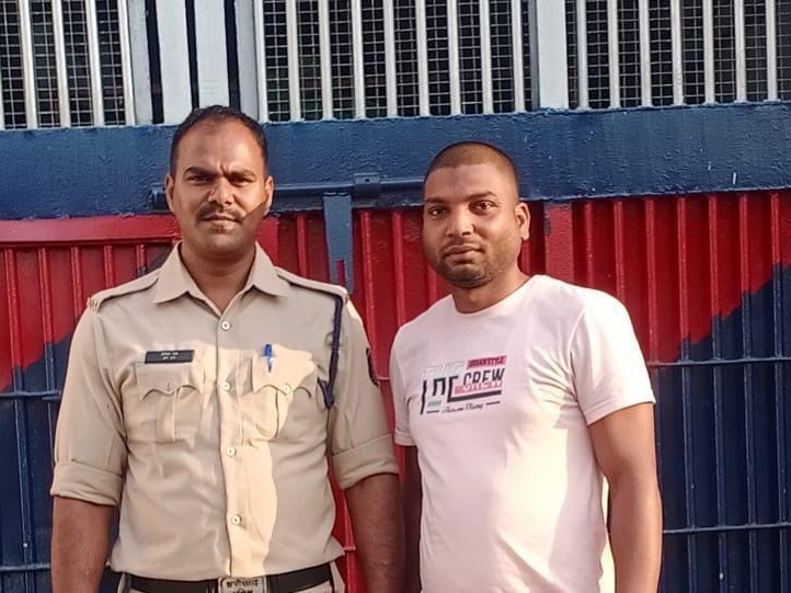 पुलिस ने आरोपी पति को गिरफ्तार किया।