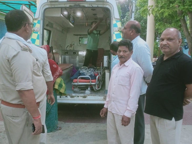 एंबुलेंस से अस्पताल लाए गए घायल