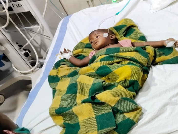 अस्पताल में दाखिल घायल बालिका