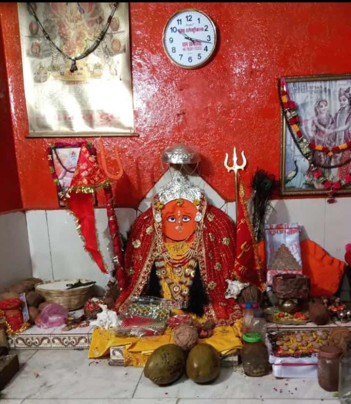 On Ashtami, special decoration of Mata Rani was done and Havan-Pujan ...