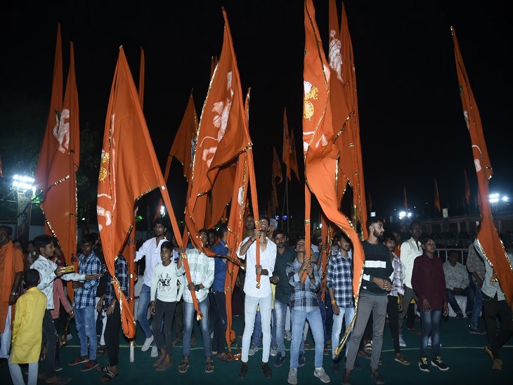 पूरे शहर में निकली श्रीरामनवमी की शोभायात्रा - Dainik Bhaskar