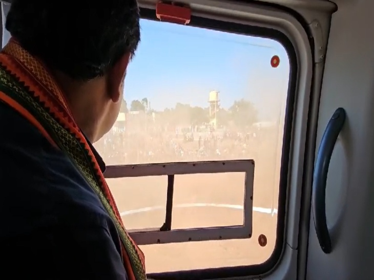 हेलीपैड पर कोई भी लेने नहीं पहुंचा था डिप्टी सीएम विजय शर्मा को लेने।