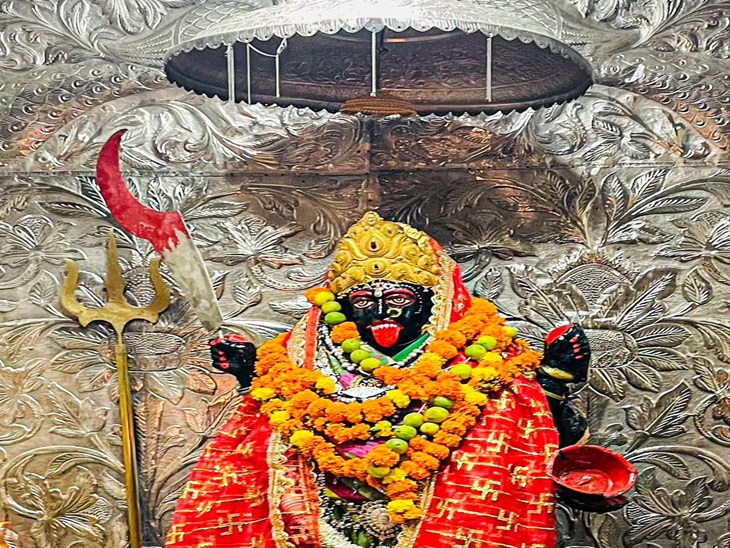 प्रतिमा जिस ब्लैक स्टोन से बनी है वो एक हजार साल से भी ज्यादा पुराना बताया जा रहा है।