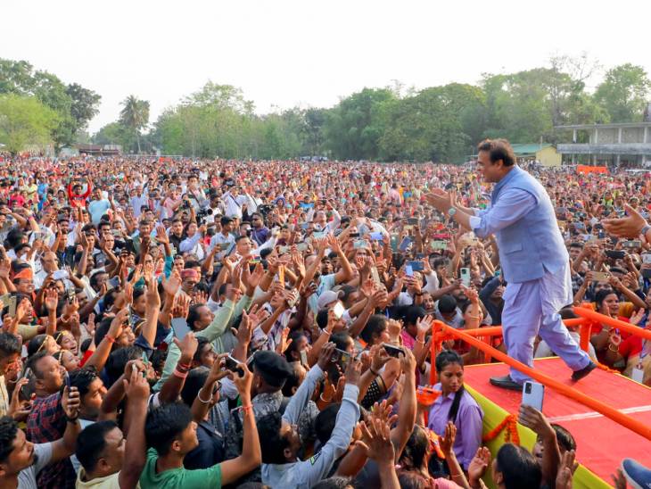 फोटो उदलगुड़ी की है। असम CM हिमंत बिस्वा सरमा ने सेकेंड फेज की वोटिंग से पहले 24 अप्रैल को BJP कैंडिडेट के समर्थन में चुनावी रैली की।