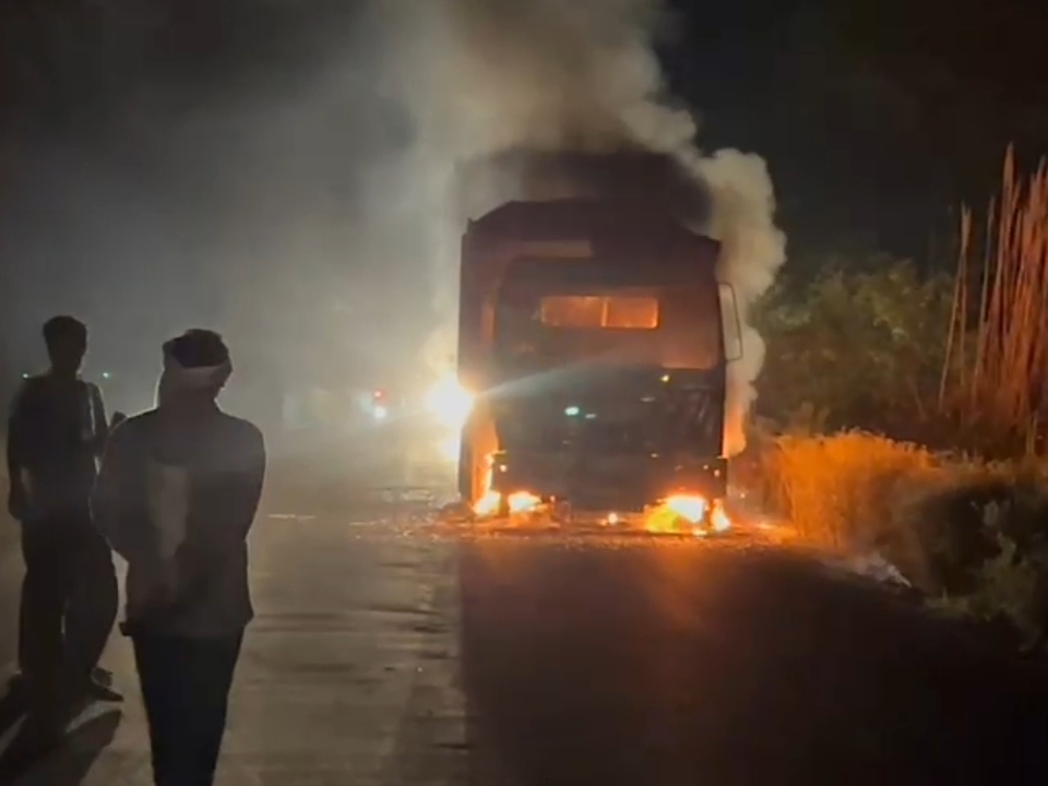 Dumper Fire Razorback The dumper was burnt to ashes after a short-circuit caused a fire in ...