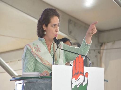 प्रियंका गांधी ने बेंगलुरु में मंगलवार को प्रधानमंत्री के मंगलसूत्र पर दिए बयान पर जवाब दिया।