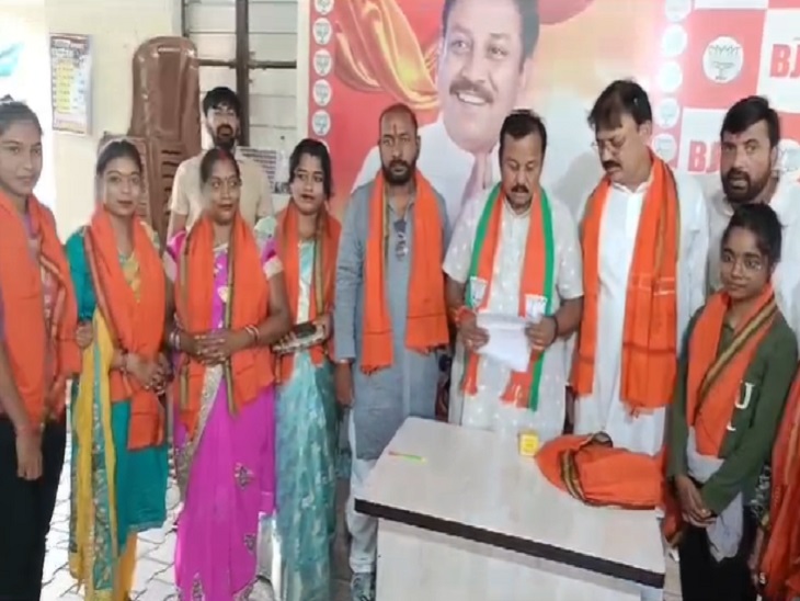 200 कांग्रेसी नेताओं व कार्यकर्ताओं ने किया भाजपा प्रवेश - Dainik Bhaskar