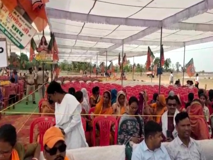 मुख्यमंत्री विष्णुदेव साय की सभा में भीड़ कम होने को लेकर BJP विधायक भैयालाल राजवाड़े जनता पर भड़क पड़े।