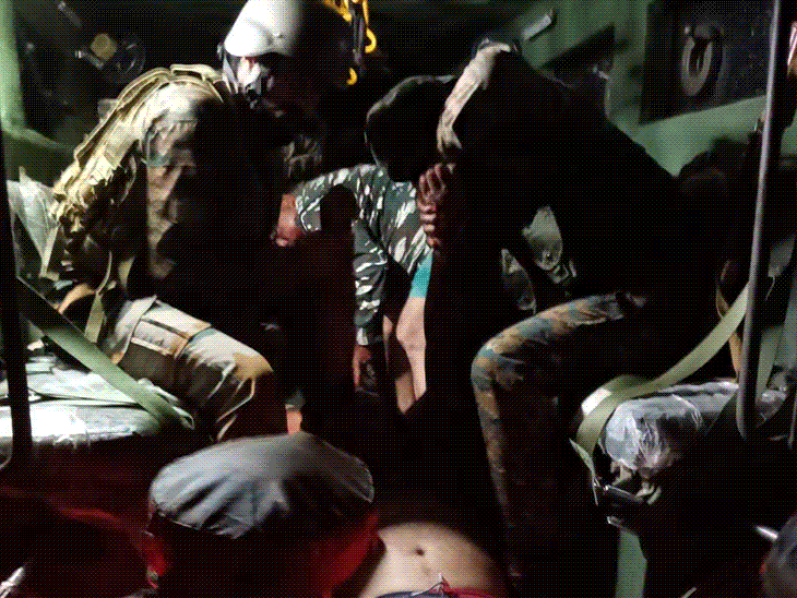 शहीद जवानों में एक CRPF के सब इंस्पेक्टर और एक हेड कॉन्स्टेबल हैं।