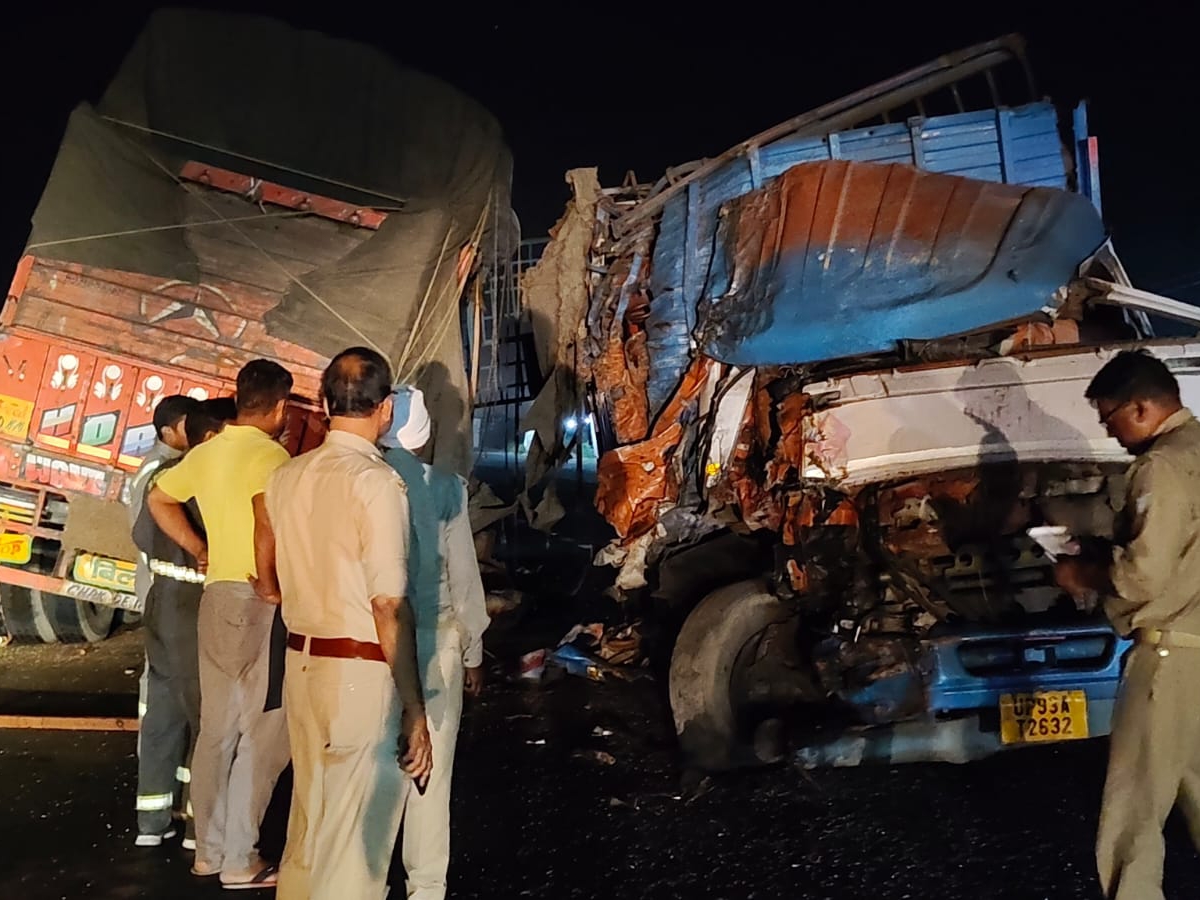 A truck loaded with gas cylinders collided with another truck in Jalaun
