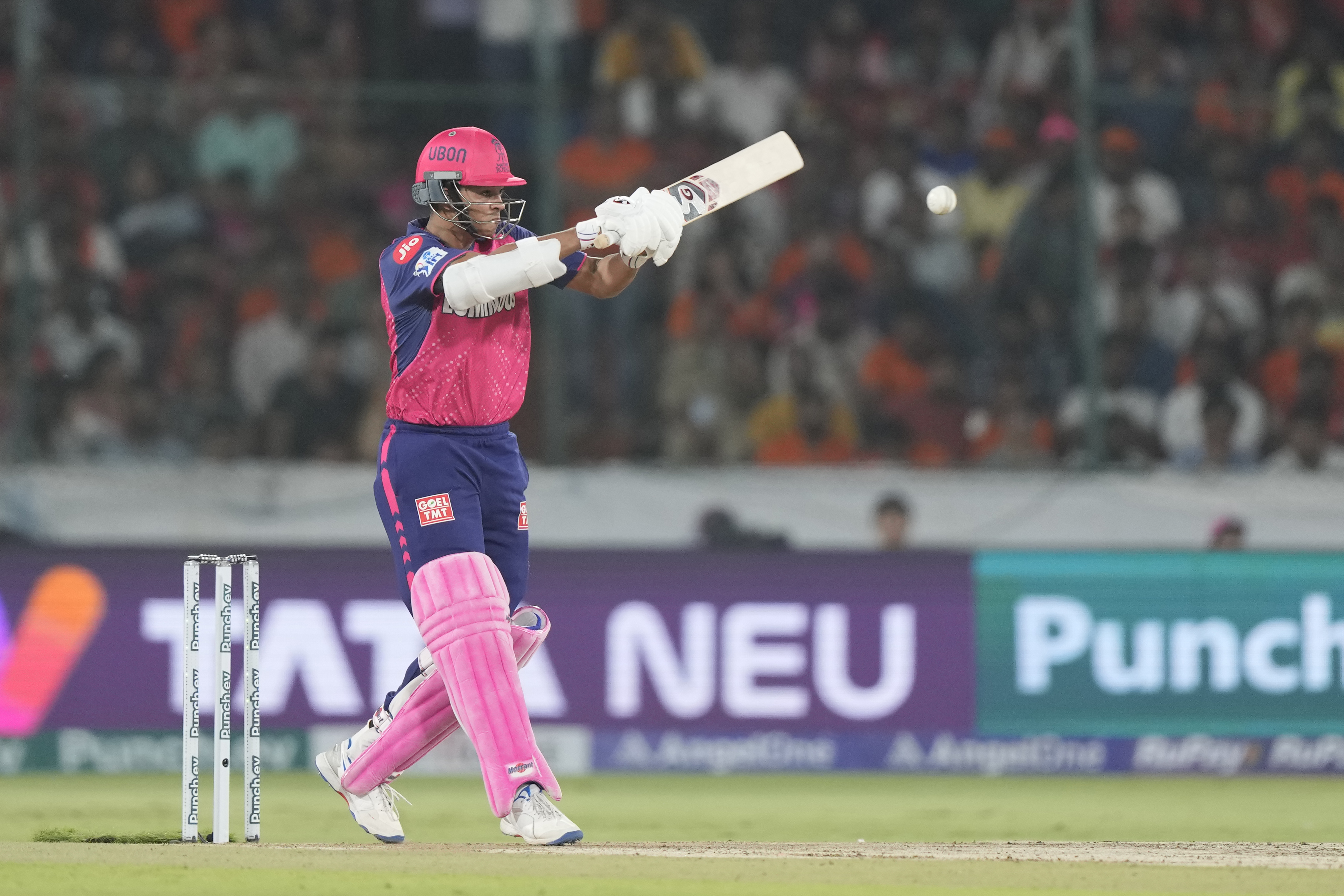 यशस्वी जायसवाल ने 30 बॉल पर फिफ्टी लगाई।