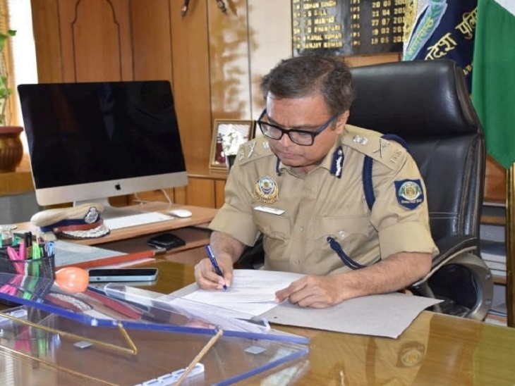 हिमाचल के DGP अतुल वर्मा। - Dainik Bhaskar