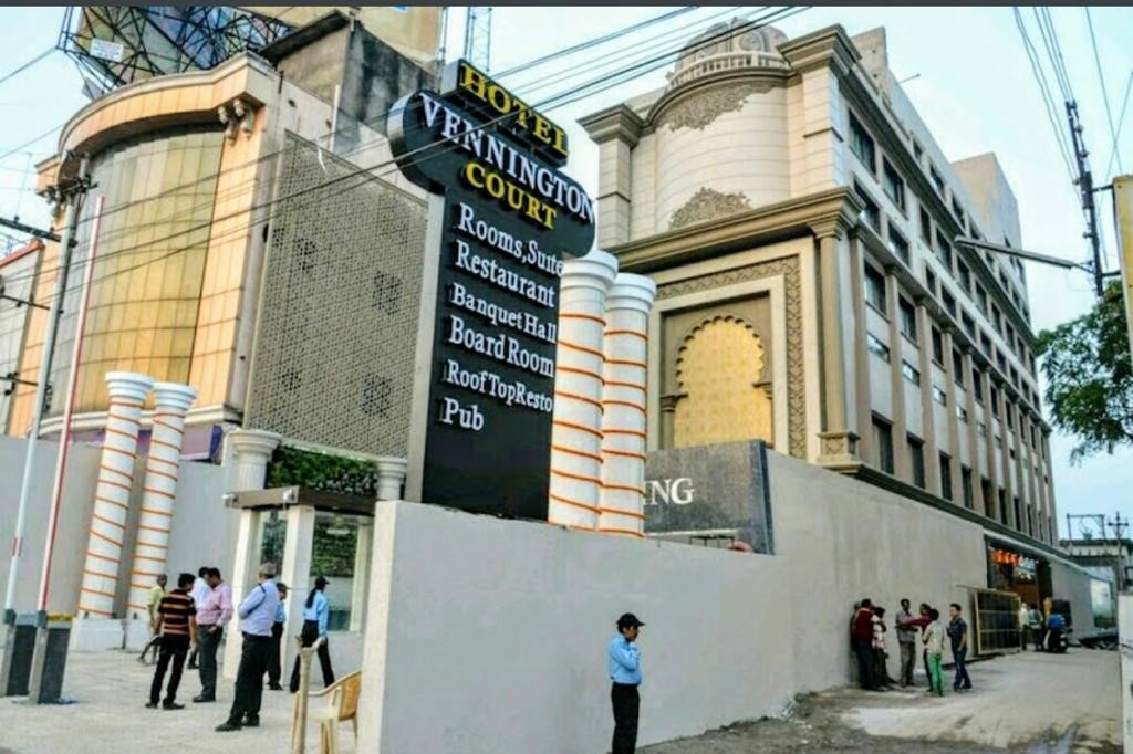 ED ने ट्वीट कर इन संपत्तियों की कुछ तस्वीरें शेयर की हैं। इनमें रायपुर की ये बड़ी होटल भी शामिल है।