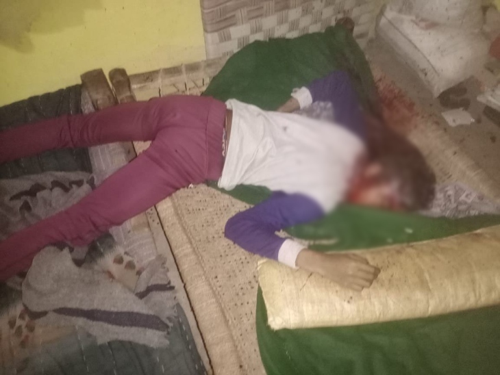 12वीं के छात्र की कुल्हाड़ी से हत्या।