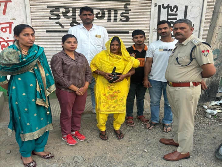  हरियाणा राज्य नार्कोटिक्स कंट्रोल ब्यूरो रोहतक द्वारा गिरफ्तार की गई आरोपी महिला - Dainik Bhaskar