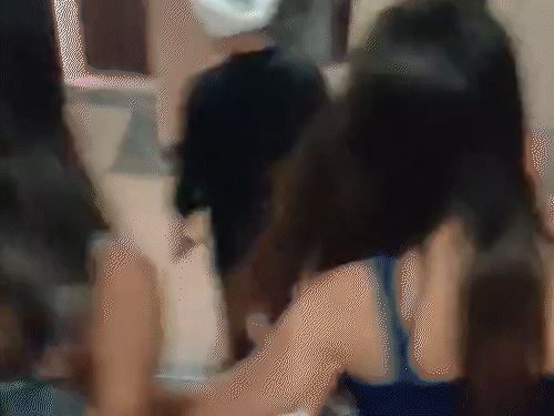 लखनऊ के क्लब में नाबालिग लड़कियां भी शराब के नशे में धुत दिखीं।