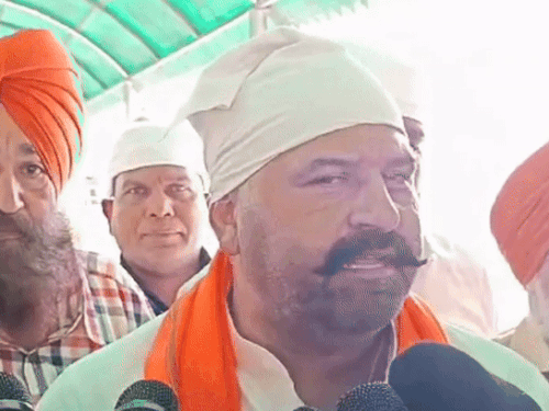 मीडिया से बातचीत करते हुए बीजेपी उम्मीदवार सुशील कुमार रिंकू। - Dainik Bhaskar