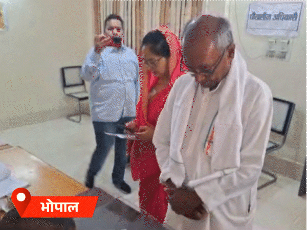 शिवराज सिंह ने बुधनी के जैत, दिग्विजय सिंह ने भोपाल और ज्योतिरादित्य सिंधिया ने ग्वालियर में अपना वोट डाला।