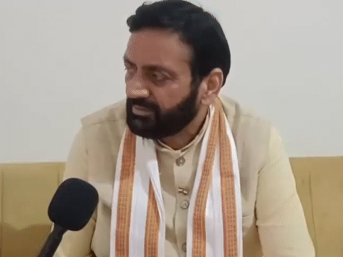हरियाणा की सैनी सरकार से निर्दलीय विधायक रणधीर गोलन, धर्मपाल गाैंदर और सोमवीर सांगवान ने समर्थन वापस लिया है। इसका ऐलान रोहतक में प्रेस कॉन्फ्रेंस करके किया। - Dainik Bhaskar