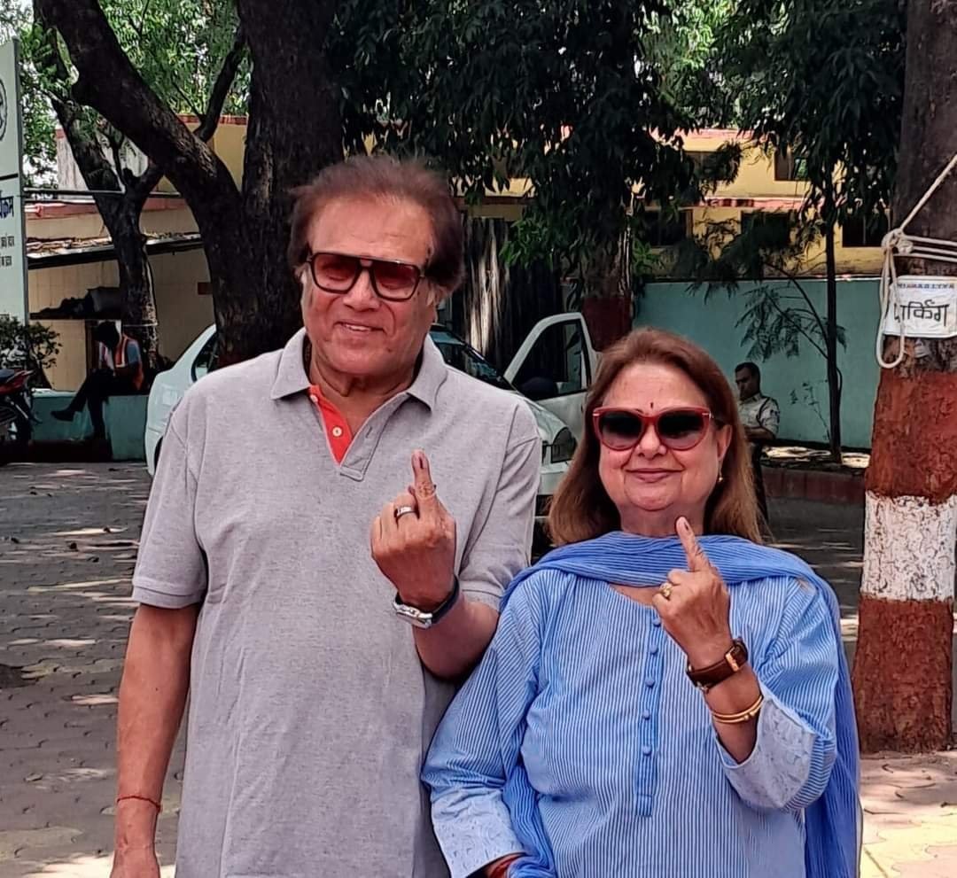 स्टेट स्वीप आइकॉन अभिनेता राजीव वर्मा और थियेटर आर्टिस्ट रीता वर्मा ने मतदान भोपाल में मतदान किया।
