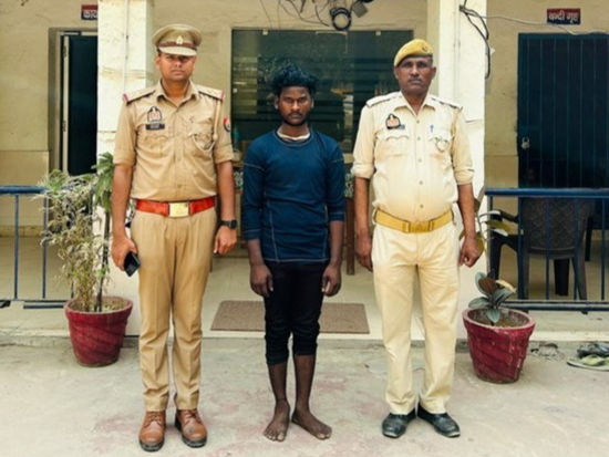 गाजियाबाद की थाना लिंक रोड पुलिस ने बच्ची से डिजिटल रेप के आरोप में 19 वर्षीय हरेंद्र गाैतम को गिरफ्तार किया है। - Dainik Bhaskar