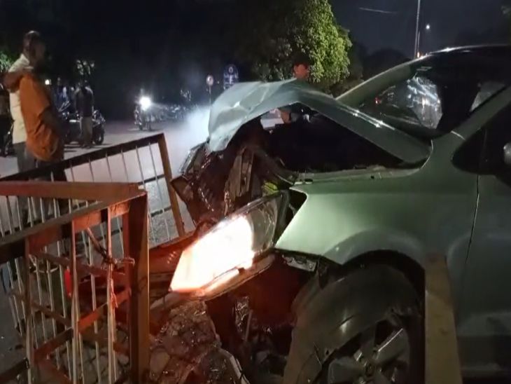 पुलिस ने कार को जब्त कर लिया है।