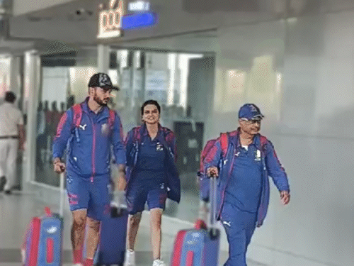 IPL मैचों के लिए खिलाड़ियों का भी अहमदाबाद आना शुरू हो गया है।