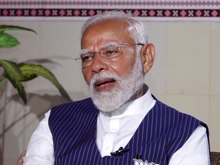 PM बोले कि मैं बाबासाहेब के संविधान से बना हूं और उसी से मुझे शक्ति मिलती है।