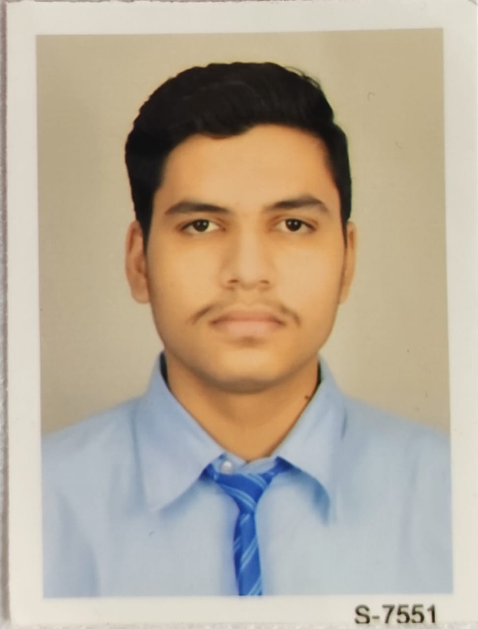 अजमेर के एचके एच स्कूल में साइंस स्टूडेन्ट हर्षित साहू पुत्र अशोक-कांता साहू ने 92.20 प्रतिशत अंक हासिल किए।