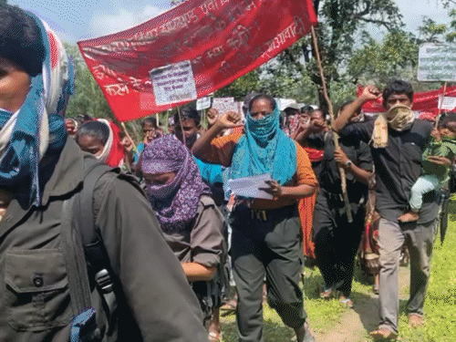 बस्तर में लगातार हो रही मुठभेड़ से बौखलाए और सरकार की तरफ से शांति वार्ता की पहल को लेकर अब नक्सलियों ने प्रतिक्रिया दी है।