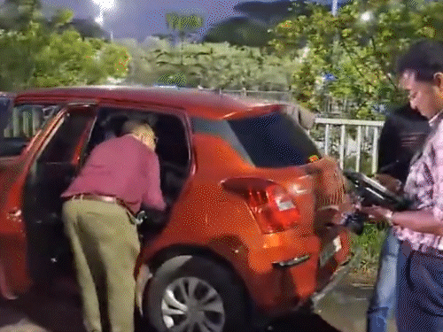 पश्चिम बंगाल पुलिस ने लाल रंग की एक कार बरामद की थी, जो सांसद की हत्या के केस से जुड़ी है। फोरेंसिक टीम ने इसकी जांच भी की थी।