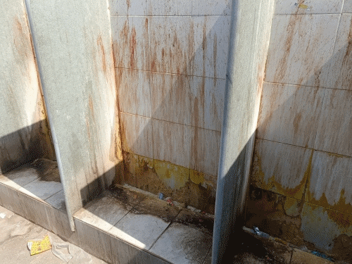 pile-of-garbage-in-public-toilets-in-sardarshahar