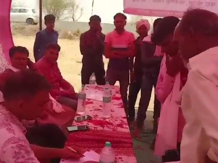 शिविर में टीवी रोग विशेषज्ञ द्वारा 66 श्रमिकों की जांच कर उपचार और परामर्श दिया गया। - Dainik Bhaskar